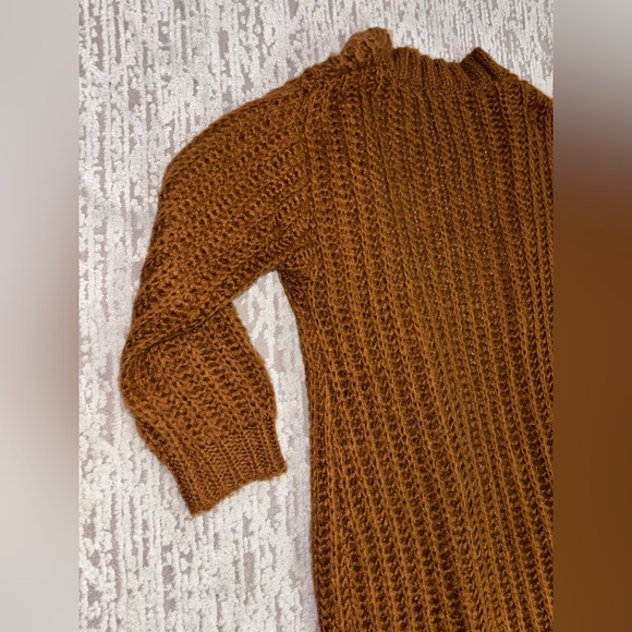 Burnt Orange Long Knit Cardigan!
Medium - Picture 7 of 10